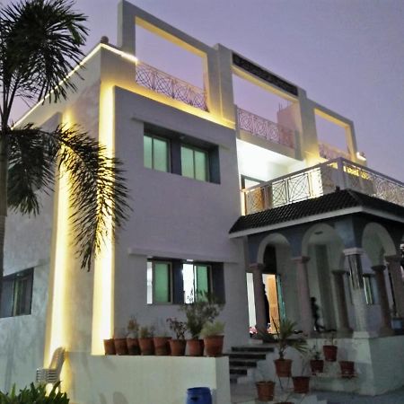 Royal Club & Resort Ahmedabad Eksteriør billede